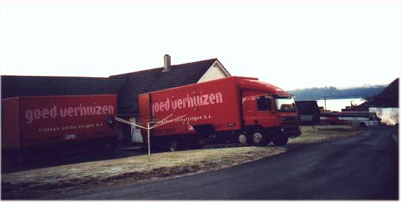 Dat is dus de verhuiswagen